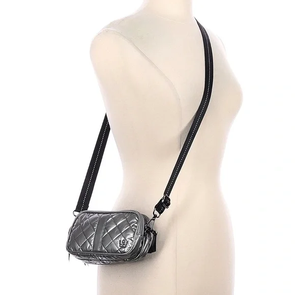 oliver thomas 24 + 7 triple threat crossbody metallic silver - Picture 2 of 16